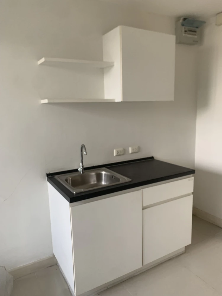 ขาย ลีโว ลาดพร้าว 18 ห้องอยู่ชั้น 2 สะอาด โปร่งโล่ง น่าอยู่มากๆ สนใจจองเลย