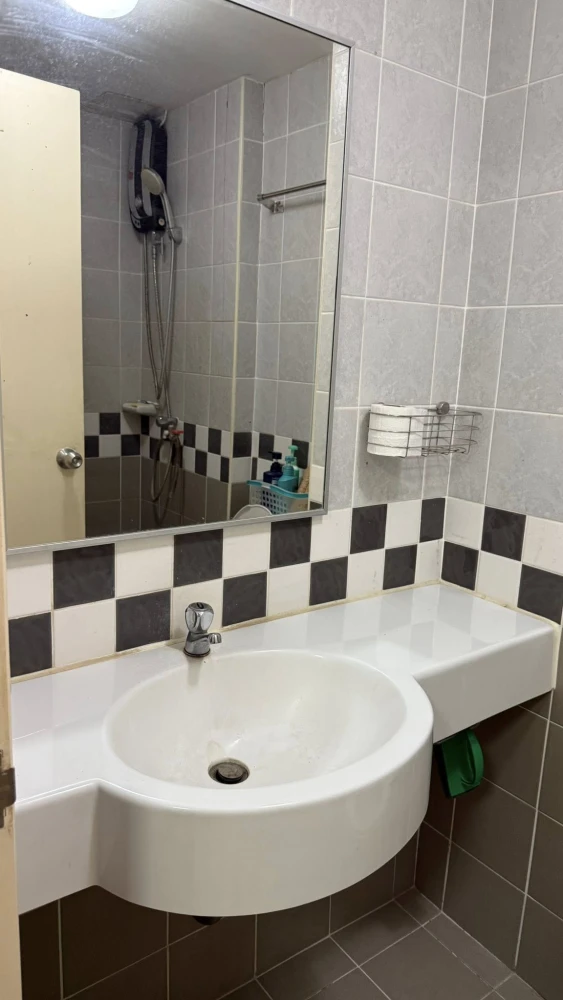 ขาย ลุมพินี คอนโดทาวน์ รัตนาธิเบศร์ ชั้น 1 อาคาร C1 ในทำเลเริ่ดๆ ราคาเบาสบายกระเป๋า ช้าหมดอดนะจ๊ะ