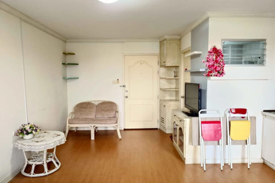 ขาย ลุมพินี คอนโดทาวน์ รัตนาธิเบศร์ ห้องพร้อมเฟอร์ ห้องมุม ไม่ติดใคร จองเลยดีแบบนี้ไม่จองคือพลาด!!!