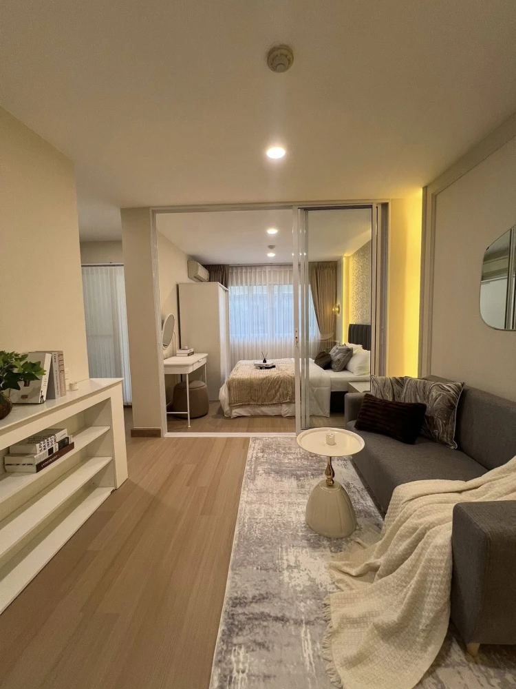 ขาย ลุมพินี ทาวน์ บดินทรเดชา-รามคำแหง ตกแต่ง สไตล์ Modern Minimal โทนอบอุ่นสบายตา กั้นห้องนอนเป็นสัดส่วน เฟอร์นิเจอร์ครบ พร้อมเข้าอยู่ได้ทันที