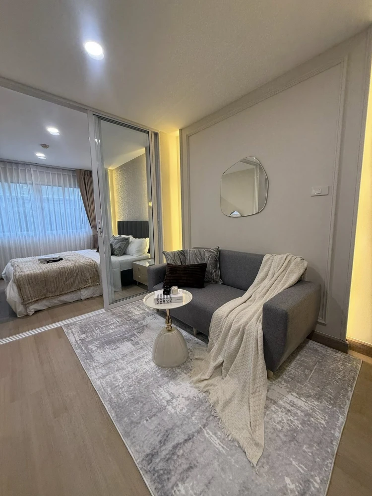 ขาย ลุมพินี ทาวน์ บดินทรเดชา-รามคำแหง ตกแต่ง สไตล์ Modern Minimal โทนอบอุ่นสบายตา กั้นห้องนอนเป็นสัดส่วน เฟอร์นิเจอร์ครบ พร้อมเข้าอยู่ได้ทันที