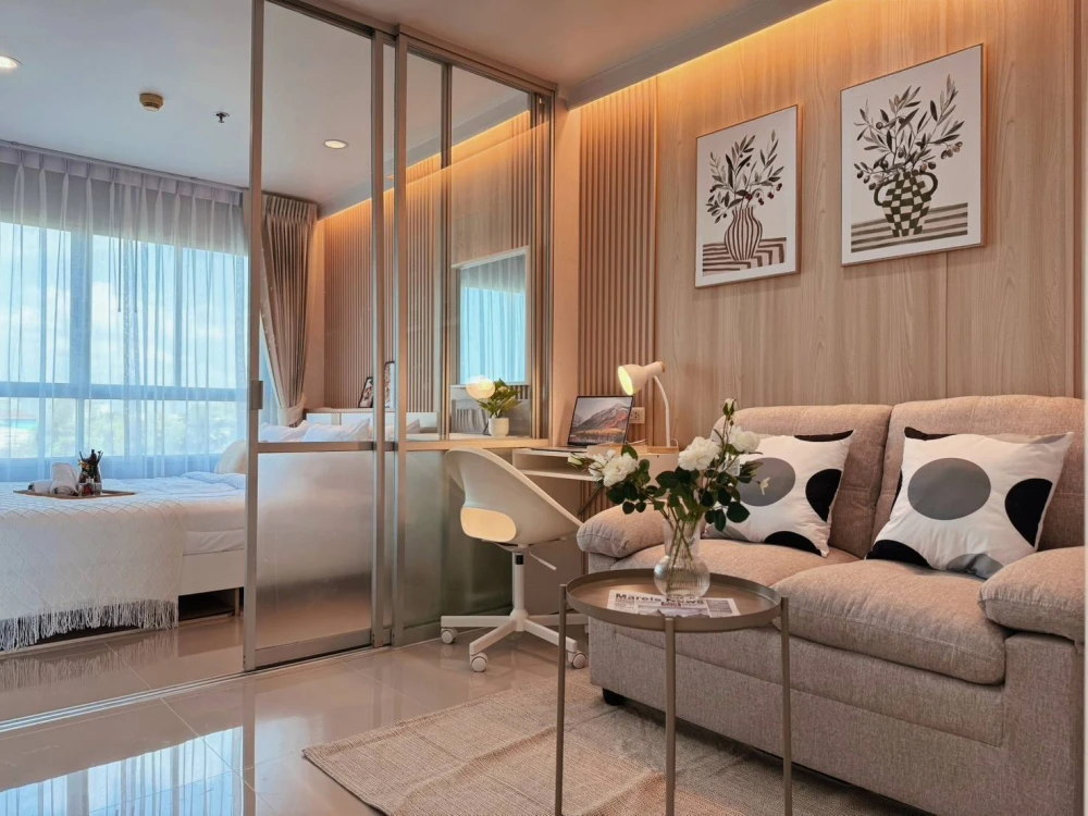 For sale: Lumpini Ville Naklua - Wongamat, Building C, 7th floor, sea view. Beautifully built-in furnishings throughout. Don't miss out!