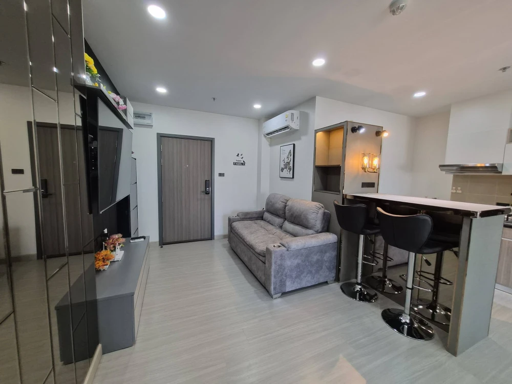 ขาย ศุภาลัย ปาร์ค แยกไฟฉาย ห้อง 1 bedplus ตำแหน่งห้องเงียบ ตรงข้ามบันไดหนีไฟ วิวกรุงเทพ เหมาะดูพลุปีใหม่ โล่งไม่มีตึกสูงบัง