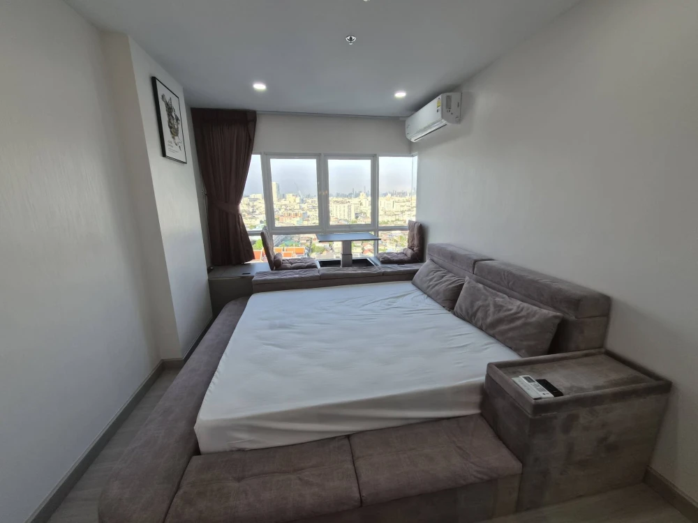 ขาย ศุภาลัย ปาร์ค แยกไฟฉาย ห้อง 1 bedplus ตำแหน่งห้องเงียบ ตรงข้ามบันไดหนีไฟ วิวกรุงเทพ เหมาะดูพลุปีใหม่ โล่งไม่มีตึกสูงบัง