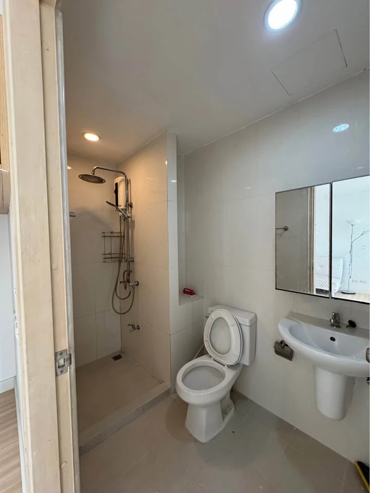 ขาย เช่า ไอคอนโด งามวงศ์วาน  1 ห้องนอน 1 ห้องน้ำ ชั้น 4 วิวสวน เฟอร์นิเจอร์ พร้อม build-in จองเลย อย่ารอช้า