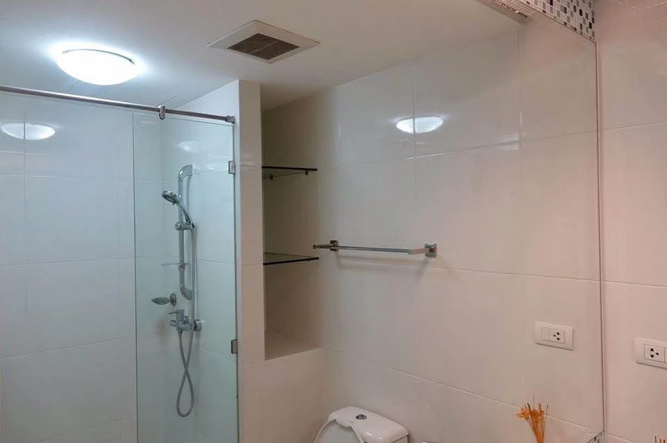 ขาย เซ็นทริค ซีน รัชวิภา ขนาด 42 ตรม. ชั้น 7 พร้อมเฟอร์นิเจอร์ บิ้วอินตามในรูป สภาพห้องดีมาก รีบจองเลย