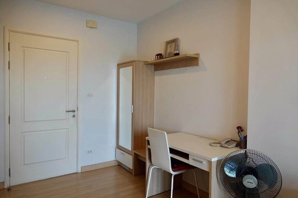 ขาย เซ็นทริค ซีน รัชวิภา ขนาด 42 ตรม. ชั้น 7 พร้อมเฟอร์นิเจอร์ บิ้วอินตามในรูป สภาพห้องดีมาก รีบจองเลย