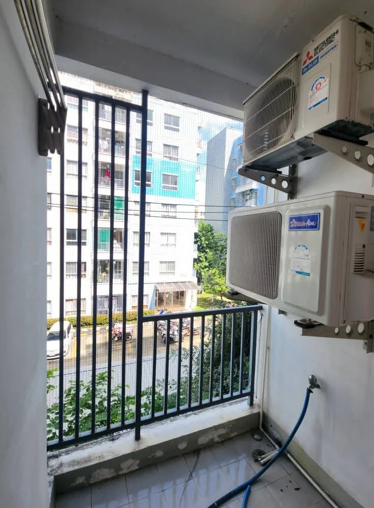 ขาย เดอะคิทท์ ติวานนท์ ติดวอลเปเปอร์ทั้งห้อง หิ้วกระเป๋าเข้าอยู่ได้เลย ระเบียงติดกันนกให้เรียบร้อย