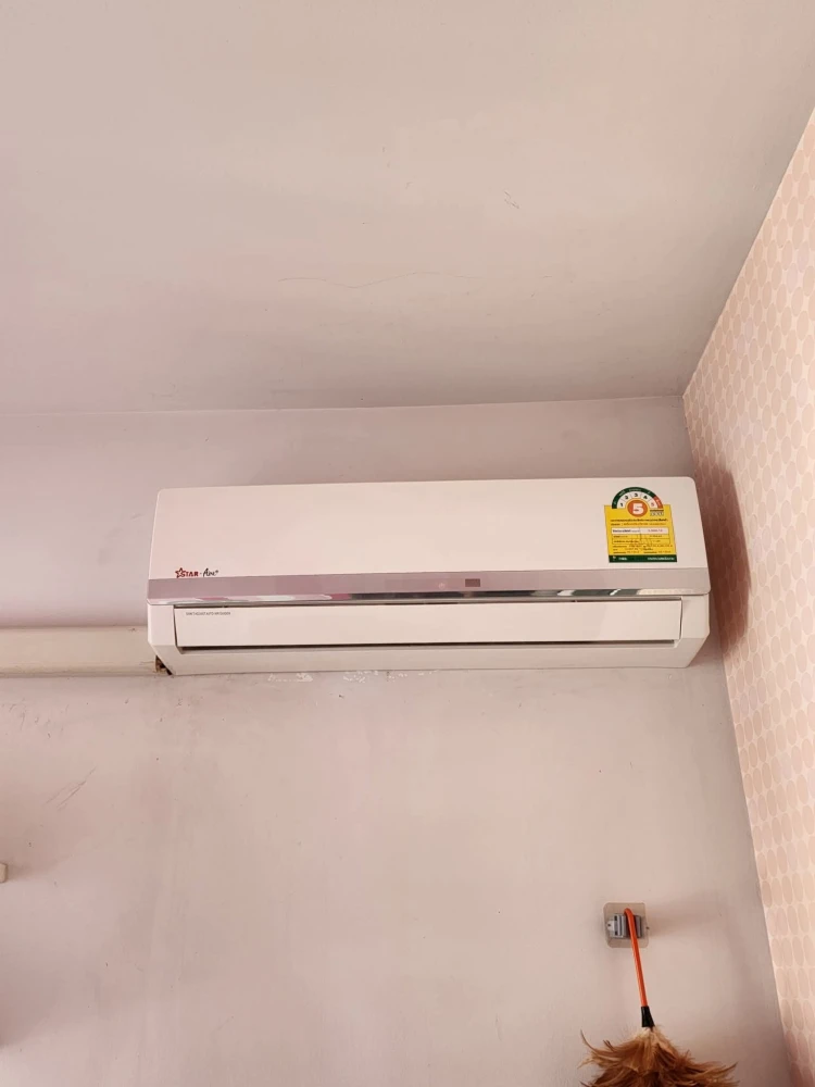 ขาย เดอะคิทท์ ติวานนท์ ติดวอลเปเปอร์ทั้งห้อง หิ้วกระเป๋าเข้าอยู่ได้เลย ระเบียงติดกันนกให้เรียบร้อย