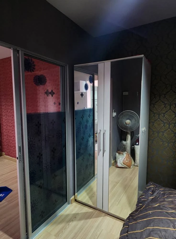 ขาย เดอะคิทท์ ติวานนท์ ติดวอลเปเปอร์ทั้งห้อง หิ้วกระเป๋าเข้าอยู่ได้เลย ระเบียงติดกันนกให้เรียบร้อย