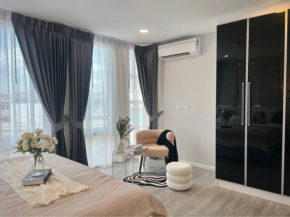 ขาย เดอะ ราฟเฟิล คอนโดมิเนียม ห้องมุม ไม่ติดใคร ระเบียบวิวโล่ง รับลม ห้องแต่งสวยจัดเต็ม หิ้วกระเป๋าเข้าอยู่ได้เลย