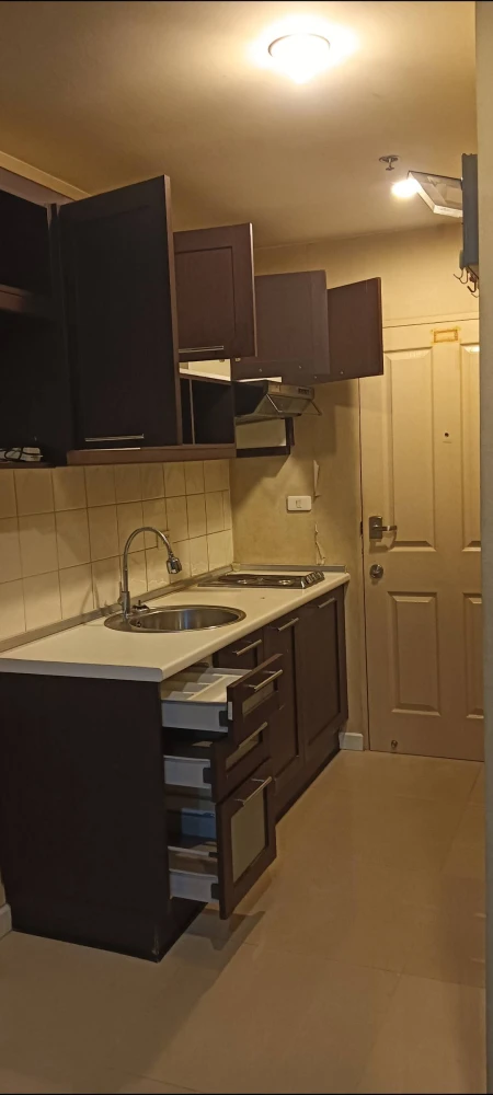 ขาย เมโทร พาร์ค สาทร ตึก C ชั้น 3 วิวสระว่ายน้ำ พร้อมเฟอร์นิเจอร์ สนใจจองเลย