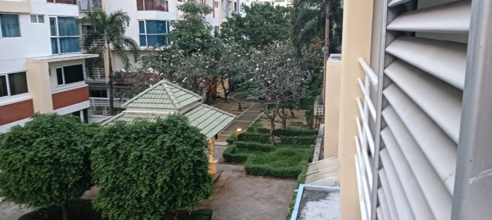 ขาย เมโทร พาร์ค สาทร ตึก C ชั้น 3 วิวสระว่ายน้ำ พร้อมเฟอร์นิเจอร์ สนใจจองเลย