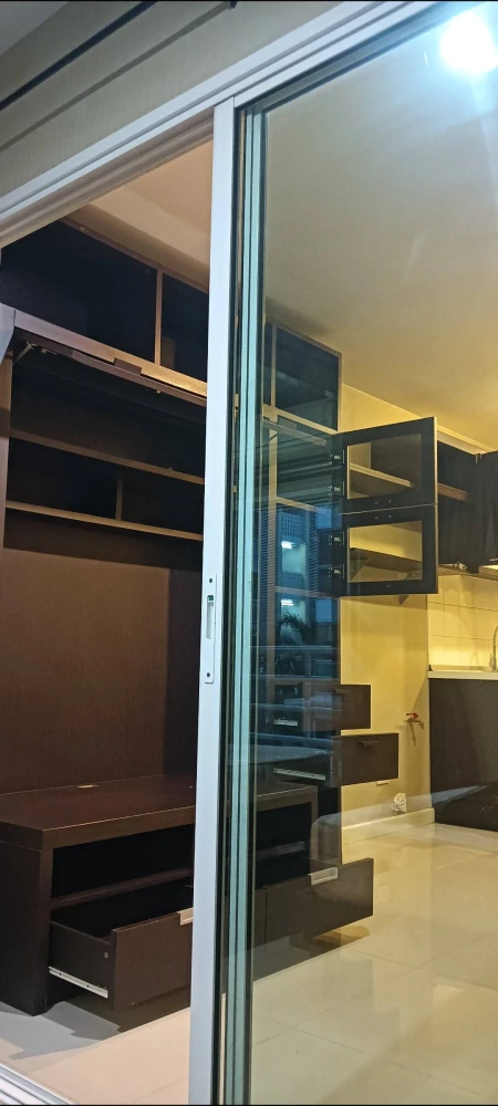 ขาย เมโทร พาร์ค สาทร ตึก C ชั้น 3 วิวสระว่ายน้ำ พร้อมเฟอร์นิเจอร์ สนใจจองเลย