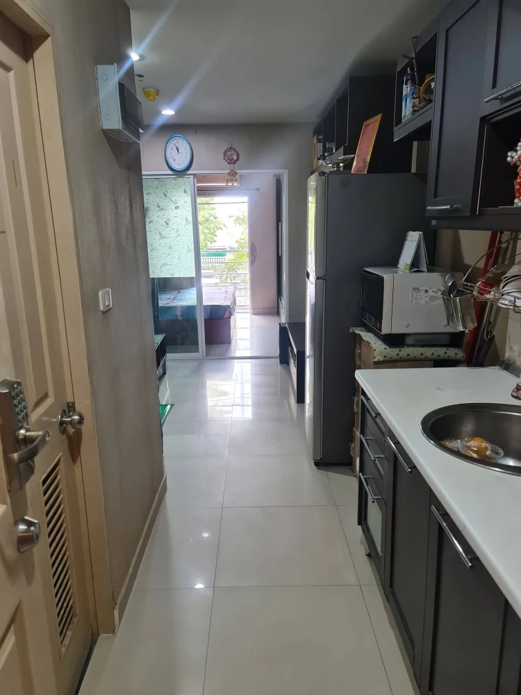 ขาย เมโทร พาร์ค สาทร 2-1 ห้องอยู่ชั้น 2 ห้องอยู่สบายไม่อึดอัด มาแต่ตัวเข้าอยู่ได้เลย