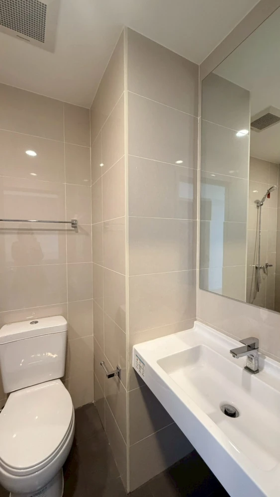 ขาย เอ สเปซ 1 เมกะบางนา  ห้องกว้างขวางอยู่สบาย ชั้นสูงลมดี ห้องทิศเหนือ จองเลย