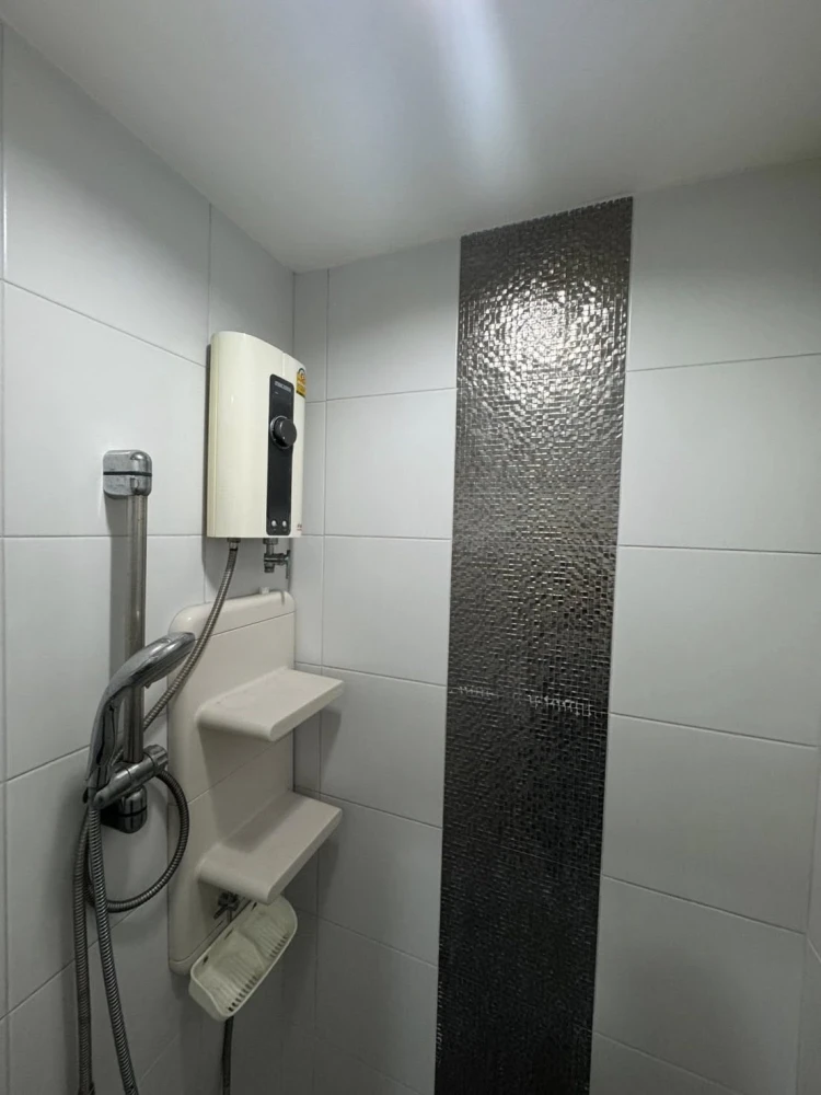 ขาย แอสปาย งามวงศ์วาน ห้องอยู่ใกล้ทางหนีไฟ และลิฟต์ อยู่ติดห้องมุม ห้องเป็นวิวฝั่ง ม. เกษตร รับแดดเช้า รีบจองเลย