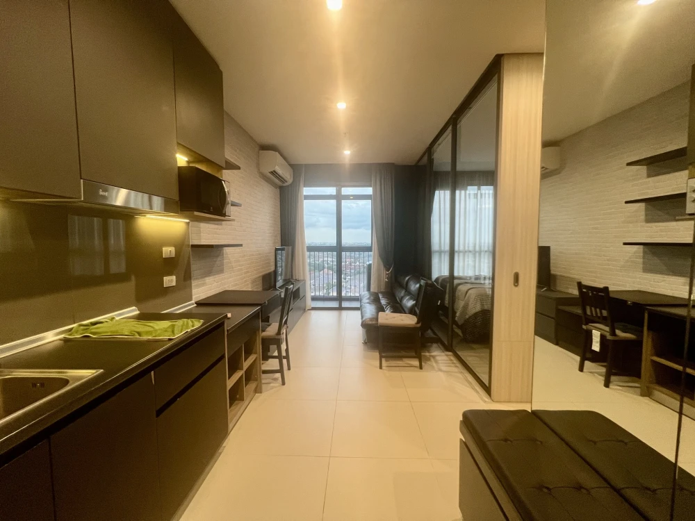 ขาย โกรว รัตนาธิเบศร์ ห้องตกแต่งเสร็จหมดแล้ว เฟอร์นิเจอร์บิวท์อินแน่นๆ พร้อมเข้าอยู่ได้เลย