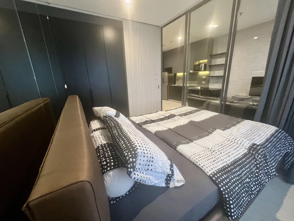 ขาย โกรว รัตนาธิเบศร์ ห้องตกแต่งเสร็จหมดแล้ว เฟอร์นิเจอร์บิวท์อินแน่นๆ พร้อมเข้าอยู่ได้เลย