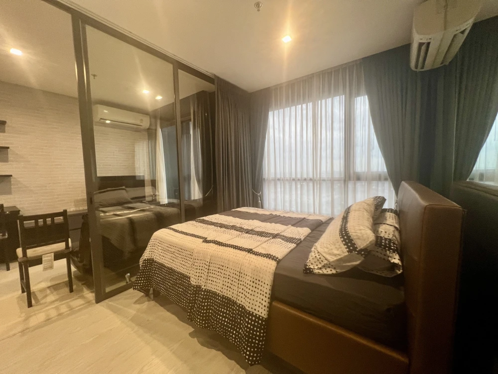 ขาย โกรว รัตนาธิเบศร์ ห้องตกแต่งเสร็จหมดแล้ว เฟอร์นิเจอร์บิวท์อินแน่นๆ พร้อมเข้าอยู่ได้เลย