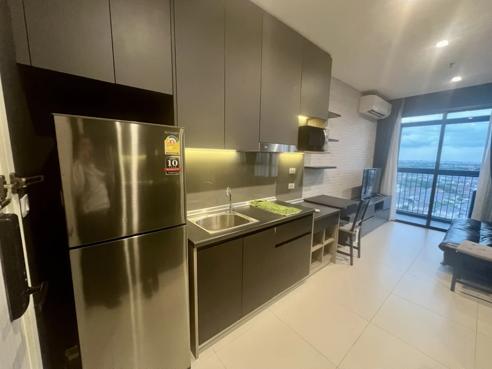 ขาย โกรว รัตนาธิเบศร์ ห้องตกแต่งเสร็จหมดแล้ว เฟอร์นิเจอร์บิวท์อินแน่นๆ พร้อมเข้าอยู่ได้เลย