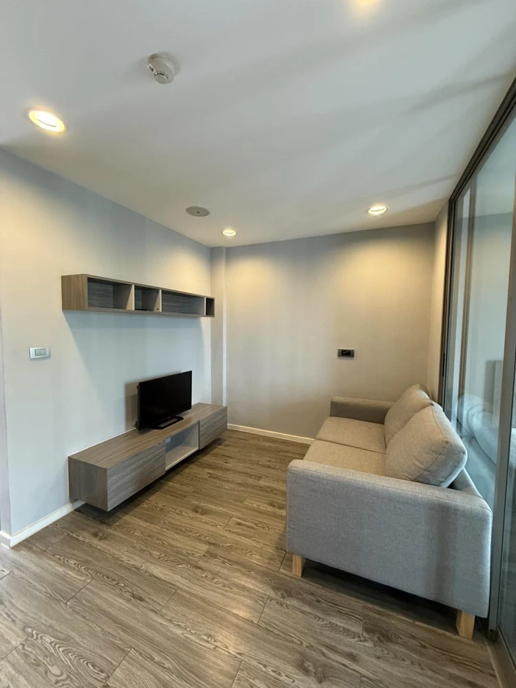 ขาย โมดิซ ลาดพร้าว 18 ชั้น 8 ชั้นบนสุด มีดาดฟ้า/ชั้นฟ้า เฟอร์นิเจอร์ครบ พร้อมอยู่