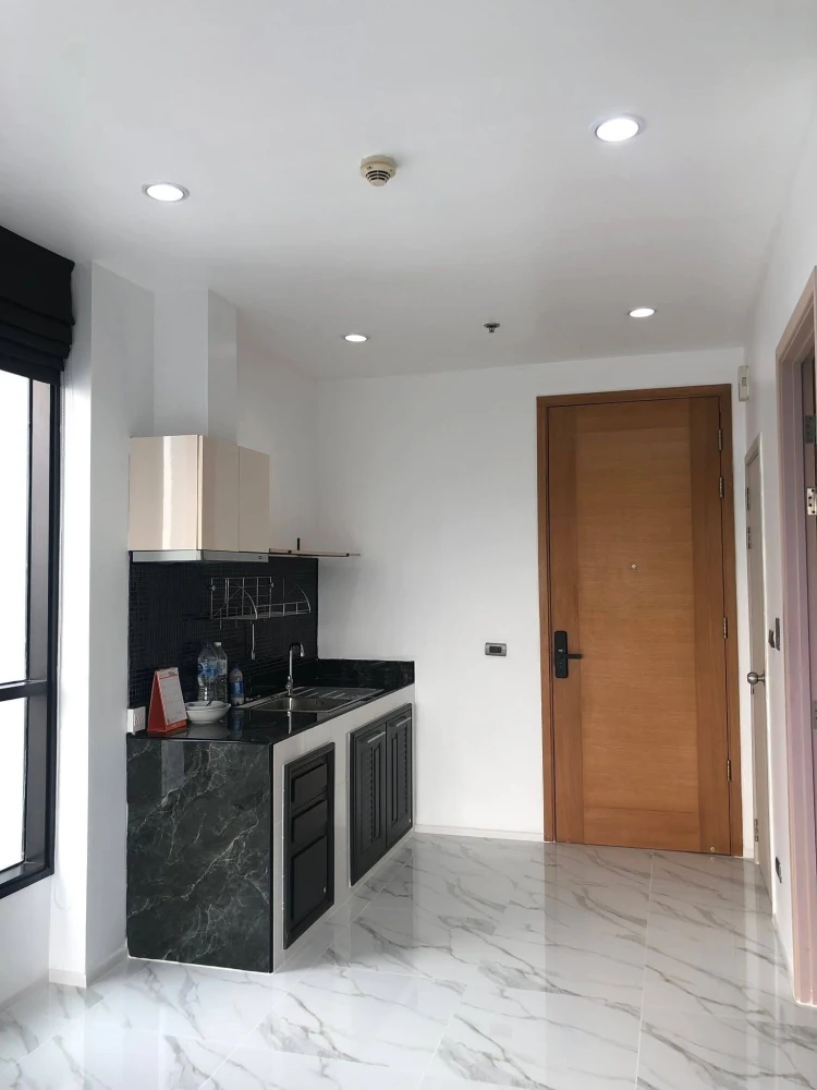 ขาย ให้เช่า คอนโดติด BTS แนะนำค่ะ ที่ Fuse สาทร-ตากสิน ห้องอยู่สบายไม่อึดอัด ปูพื้นลายหินอ่อนอย่างดี ห้ามพลาด