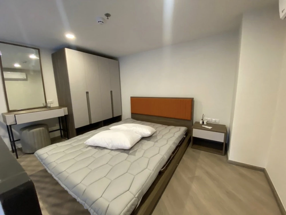 ขาย ให้เช่า คอนโด เดอะ เบส สะพานใหม่ ห้อง Duplex สไตล์ Loft หลังคาโปร่ง โล่งสบาย มาจองเลย อย่ารอช้า