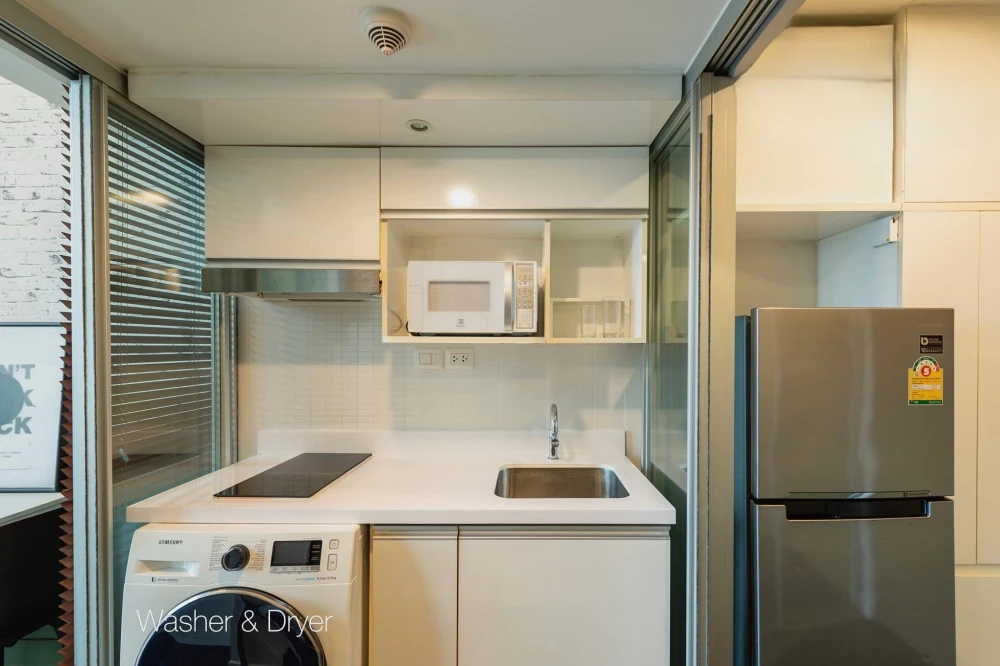 ขาย ให้เช่า!! คอนโด ไอดีโอ มอร์ฟ 38 ชั้น 9 ห้องสวย เฟอร์นิเจอร์ครบพร้อมเข้าอยู่ ห้ามพลาด!!