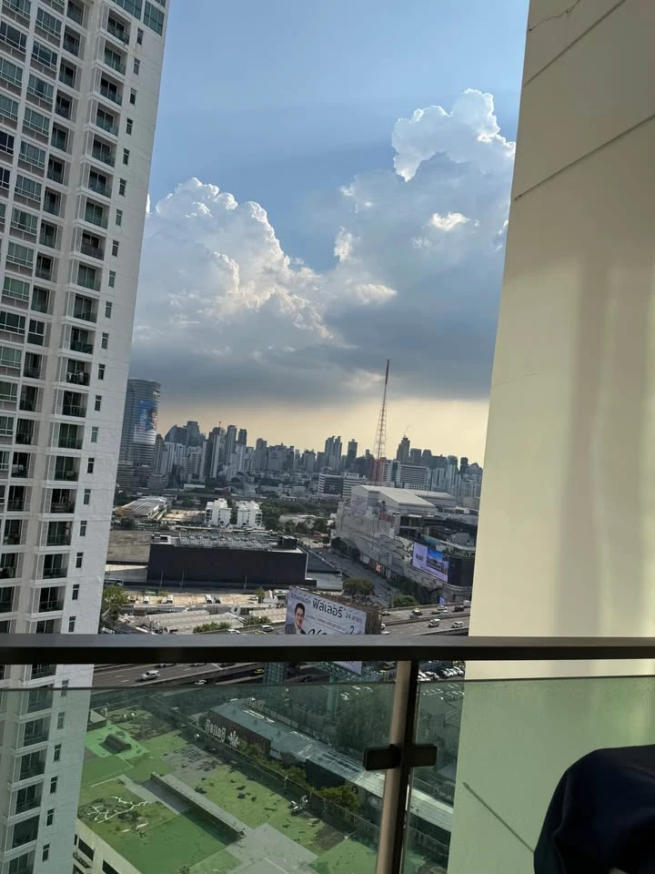 ขาย ให้เช่า คอนโด TC Green ห้องกว้างมาก สไตล์คลีน ๆ โทนขาวสว่าง สิ่งอำนวยความสะดวกครบ รีบจอง