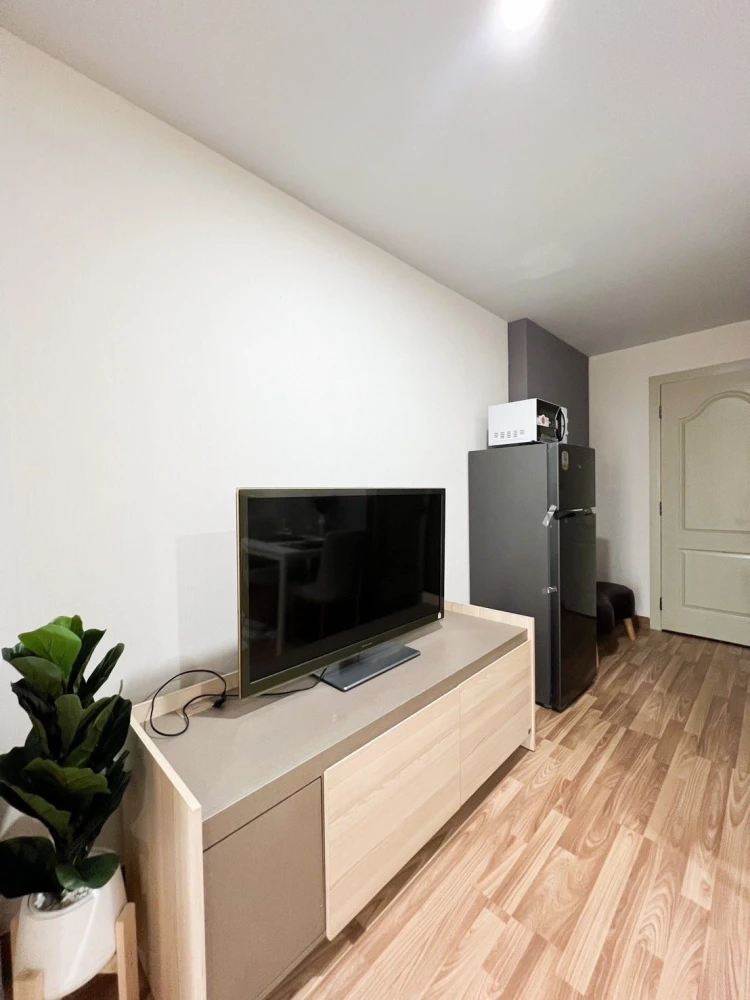 ขาย ให้เช่า รีเจ้นท์ โฮม 12 ลาดพร้าว 41 ห้องอยู่ชั้น 6 ติดลิฟต์+บันไดหนีไฟ+ห้องทิ้งขยะ ลมเย็นมาก ไม่เปิดแอร์ก็เย็นในวันที่ร้อนจัด ประหยัดไฟไปได้เยอะ