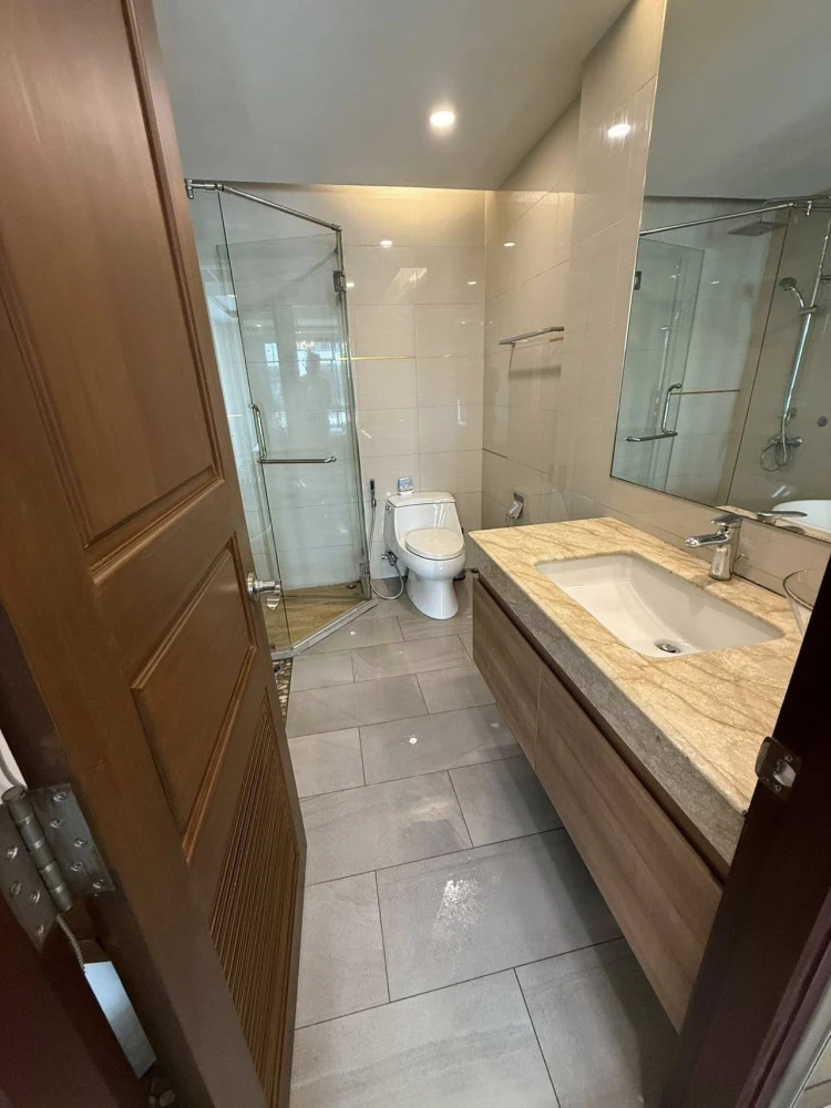 ขาย ให้เช่า อมรันทา เรสซิเดนซ์ ห้องชั้น 5 บรรยากาศปลอดโปร่ง วิวสระว่ายน้ำ กั้นโซนห้องเป็นสัดส่วน ต้องจอง