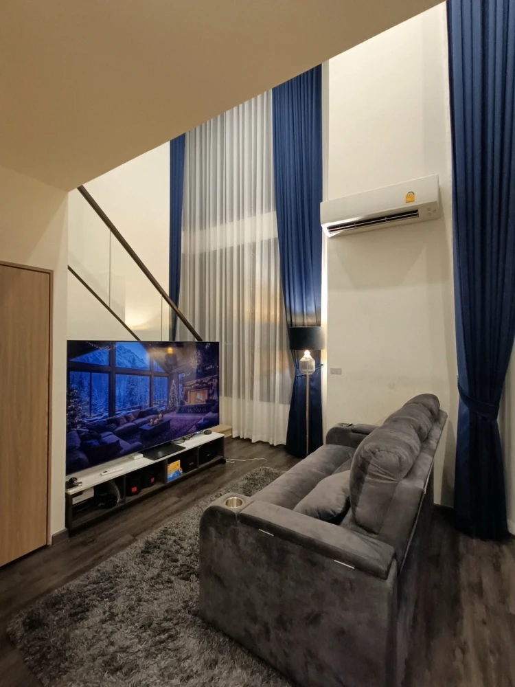 ขาย ให้เช่า เซ็นทริค รัชโยธิน วิวสวนโครงการและรถไฟฟ้า ห้อง duplex เพดานสูง 6.2 เมตร ห้องสวย ต้องจอง