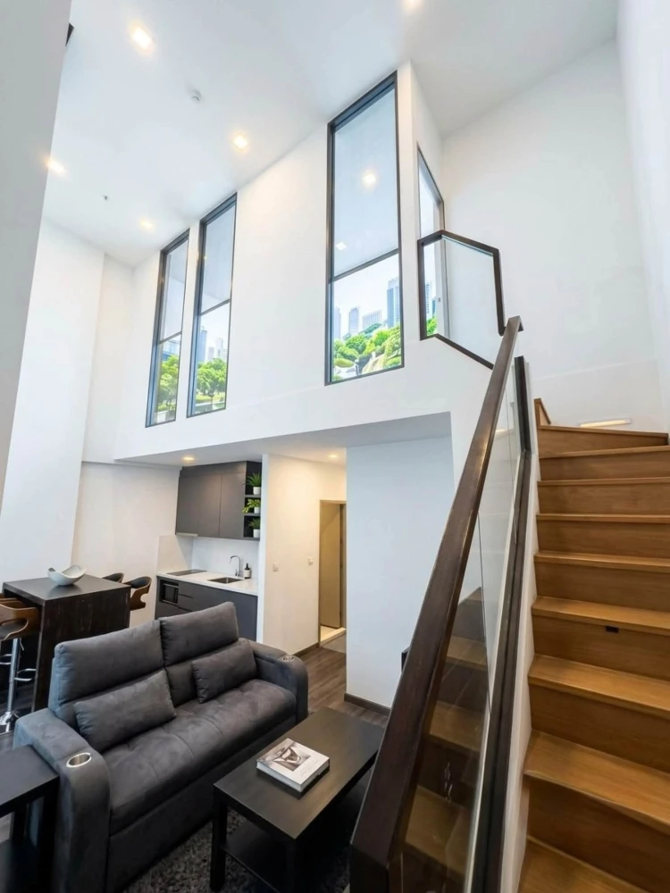ขาย ให้เช่า เซ็นทริค รัชโยธิน วิวสวนโครงการและรถไฟฟ้า ห้อง duplex เพดานสูง 6.2 เมตร ห้องสวย ต้องจอง