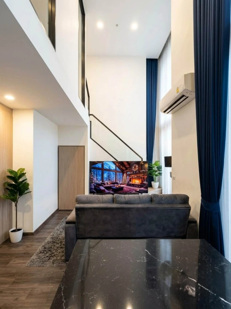 ขาย ให้เช่า เซ็นทริค รัชโยธิน วิวสวนโครงการและรถไฟฟ้า ห้อง duplex เพดานสูง 6.2 เมตร ห้องสวย ต้องจอง