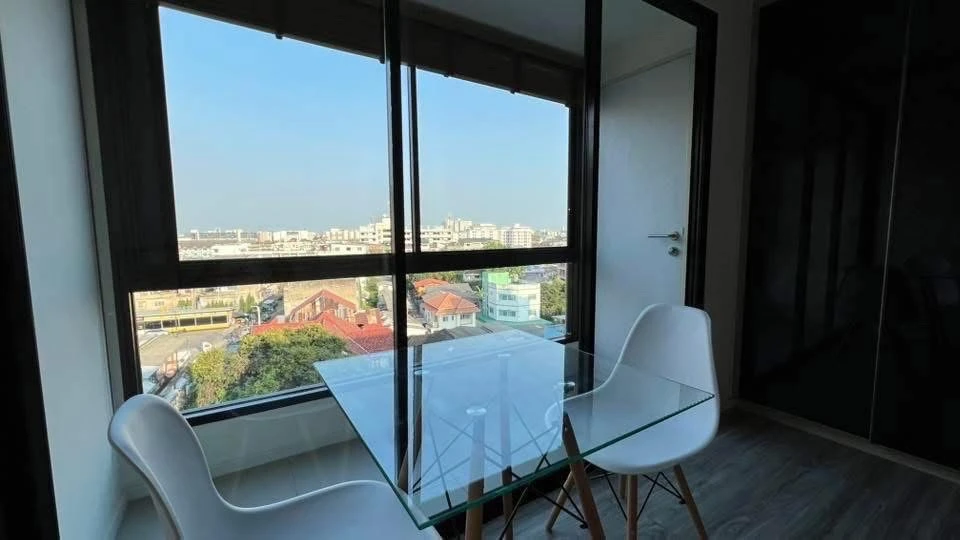 ขาย ให้เช่า  ไอคอน สุขุมวิท 77 ห้องบนสุด ริมสุด เงียบมาก ไม่มีใครรบกวนเยอะ วิวสระว่ายน้ำ ต้องรีบแล้ว