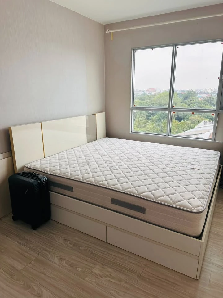 For sale or rent: Aspire Sathorn-Taksin (Brick Zone) studio apartment. Great location, convenient transportation, fully furnished. Don't miss out!