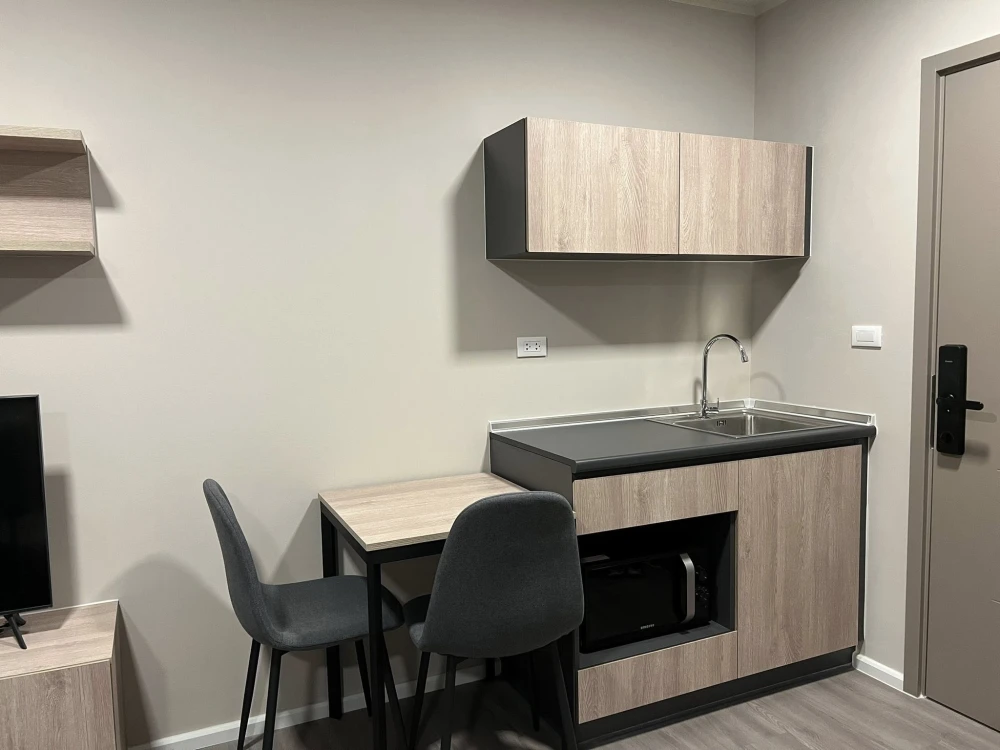 ขาย ให้เช่า dcondo Hideaway Rangsit ห้องพร้อมอยู่ เฟอร ์เครื่องใช้ไฟฟ้าครบ มาแต่ตัวเข้าอยู่ได้เลย