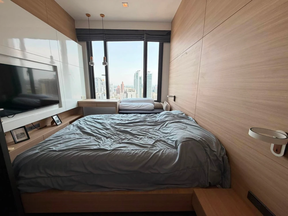 ขาย ให้เช่า Edge By Sansiri (Sukhumvit 23) 2 ห้องนอน บิวท์อินเฟอร์นิเจอร์อย่างดี รีบจองเลย