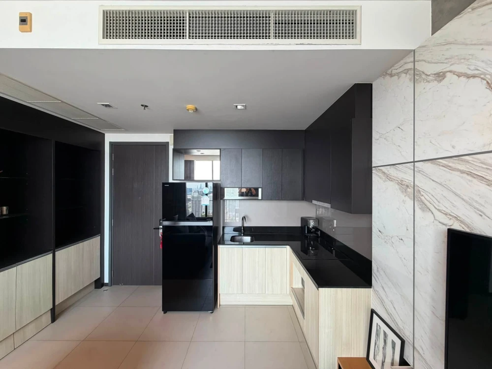 ขาย ให้เช่า Edge By Sansiri (Sukhumvit 23) 2 ห้องนอน บิวท์อินเฟอร์นิเจอร์อย่างดี รีบจองเลย