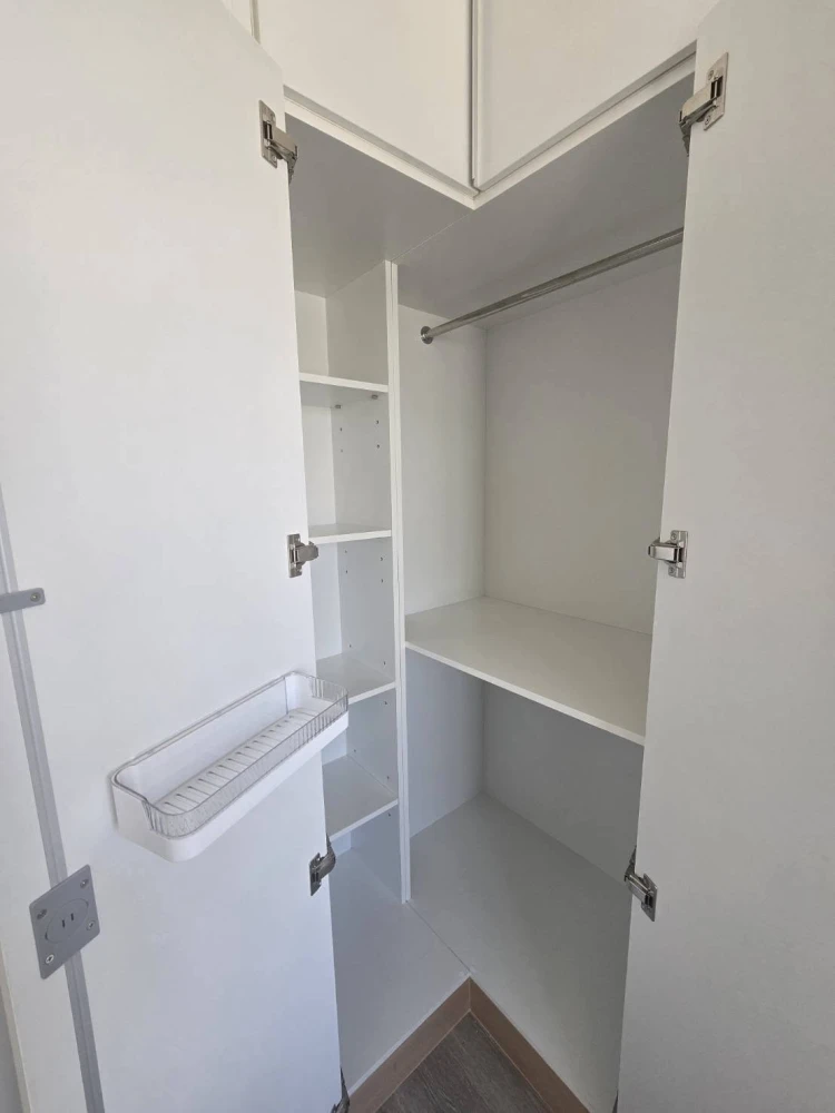 ขาย ให้เช่า ELIO SATHORN-WUTTHAKAT แบบ 1 BED PLUS ห้องมุม ติดบันไดหนีไฟ ครัวปิดติดระเบียง ต้องจองแล้ว