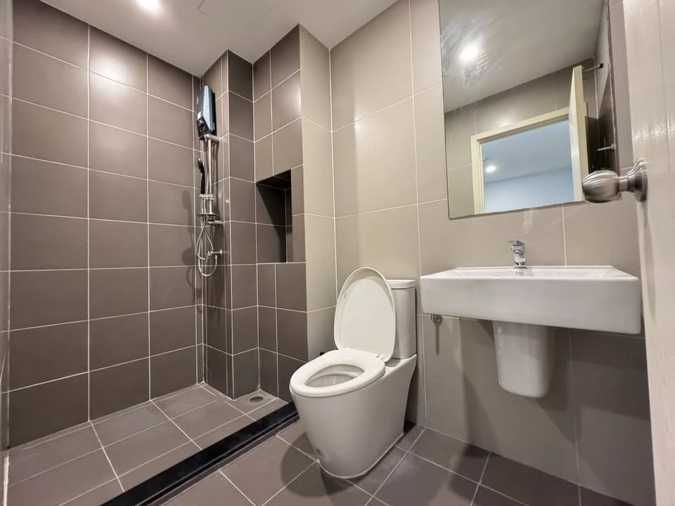 ขาย ให้เช่า Elio Sathorn-Wutthakat 1 ห้องนอน 1 ห้องน้ำ ตกแต่งคุมโทน มาพร้อมเฟอร์นิเจอร์ครบครัน ห้ามพลาด