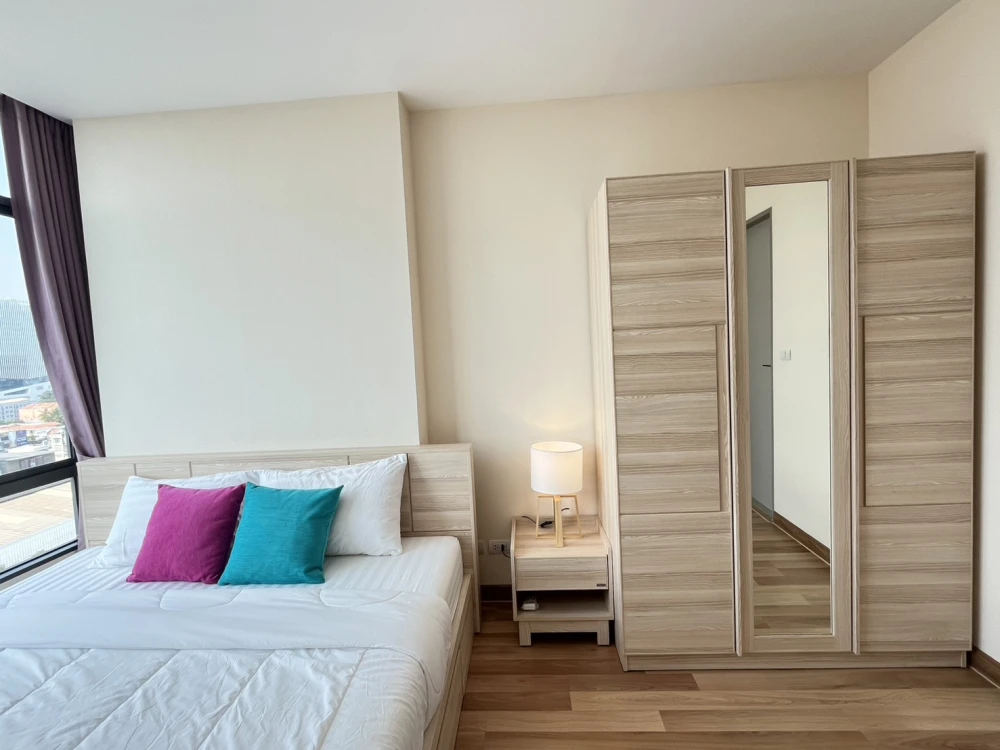 ขาย ให้เช่า Ideo Blucove Sukhumvit ชั้น 11 วิวโล่ง ห้องกว้าง มาพร้อมโซฟาหนังนั่งสบาย ไม่ร้อน จองเลย