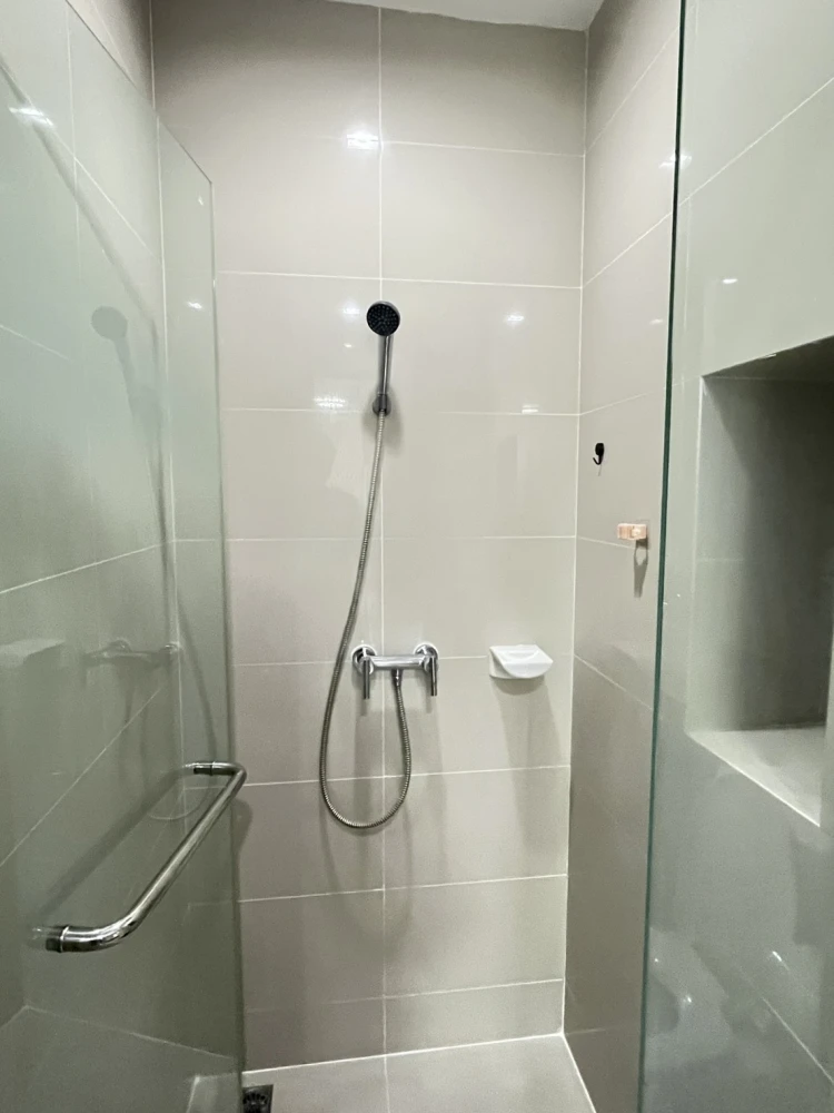 ขาย ให้เช่า Ideo Blucove Sukhumvit ชั้น 11 วิวโล่ง ห้องกว้าง มาพร้อมโซฟาหนังนั่งสบาย ไม่ร้อน จองเลย