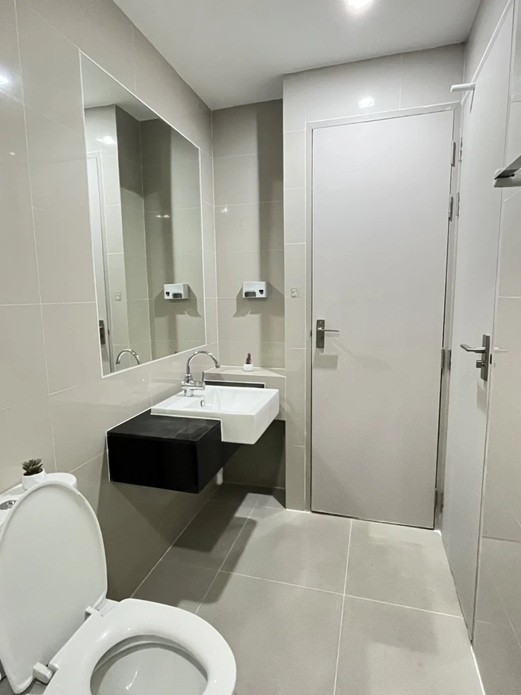 ขาย ให้เช่า Ideo Blucove Sukhumvit ชั้น 11 วิวโล่ง ห้องกว้าง มาพร้อมโซฟาหนังนั่งสบาย ไม่ร้อน จองเลย