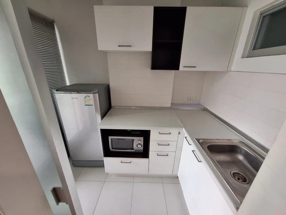 ขาย ให้เช่า Lumpini Ville Ramintra - Laksi ชั้น 10 ห้องกั้น แต่งครบ น่าอยู่ จองเลย