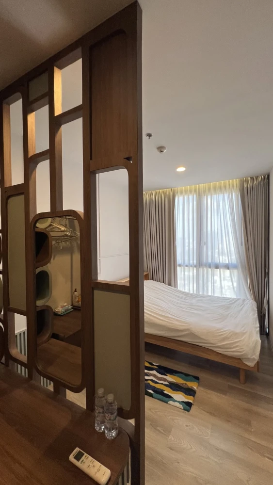 ขาย ให้เช่า Oka haus ห้องชั้นสูง ตกแต่งภายในอย่างดี  พร้อมเฟอร์นิเจอร์ครบครัน (พร้อมเข้าอยู่)