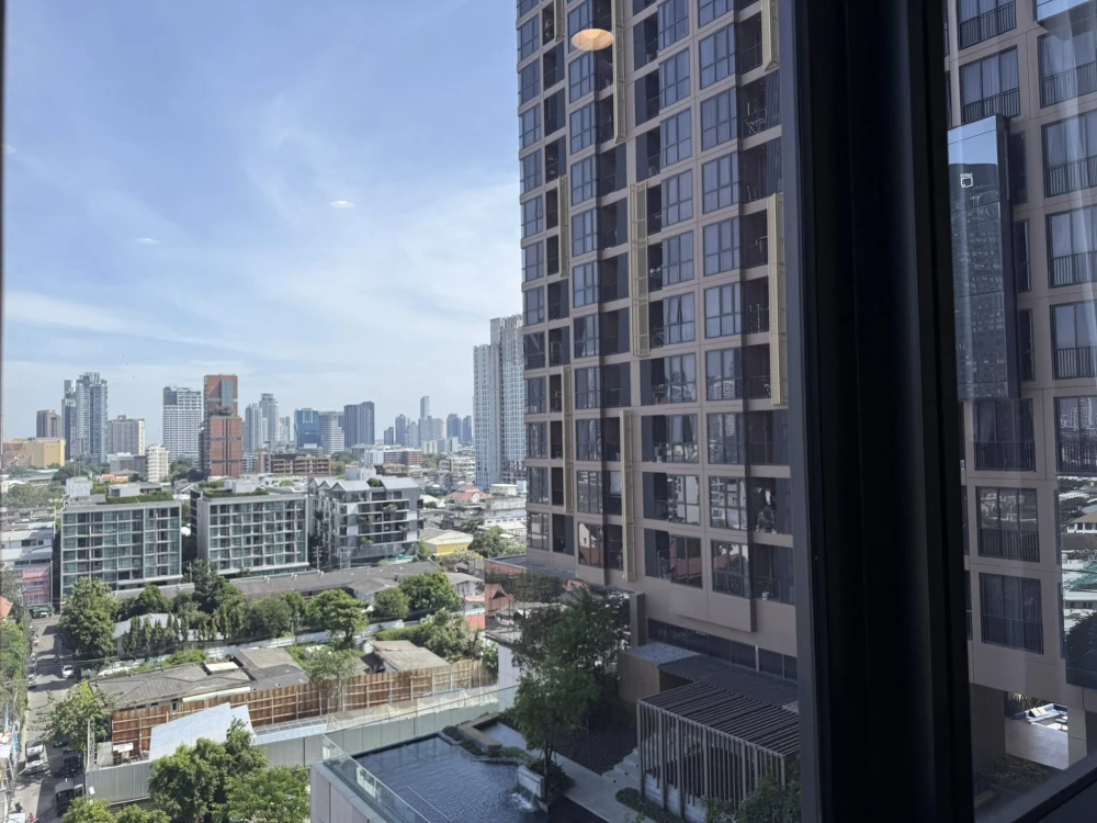 ขาย ให้เช่า Oka Haus Sukhumvit 36 ห้องน่าอยู่ วิวสระ ทำเลดี เดินทางสะดวก รีบจองเลยตอนนี้