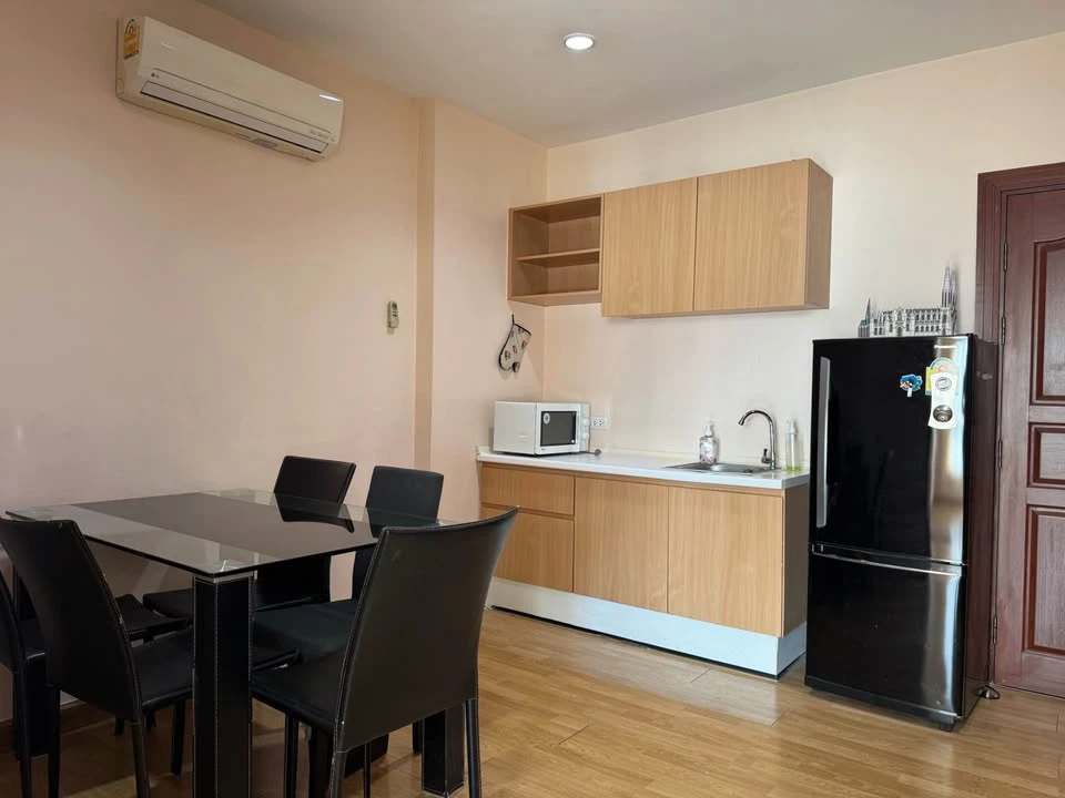 ขาย ให้เช่า PG RAMA 9 เฟอร์นิเจอร์ครบ เครื่องใช้ไฟฟ้าแน่นๆ มีเครื่องซักผ้า พื้นที่ในห้องเยอะ ย้ายเลย