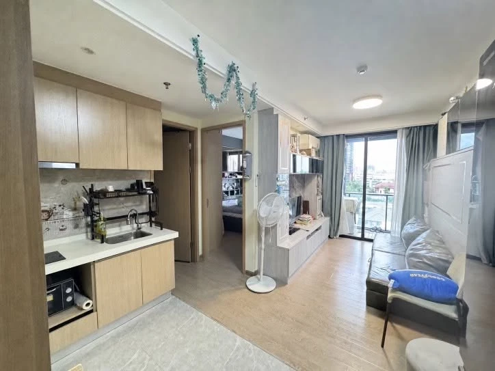 ขาย ให้เช่า Regal Condo Sathorn - Narathiwas ห้องแบ่งพื้นที่เป็นสัดส่วน ชั้นสูง วิวโล่ง รับแสงธรรมชาติ จองเลย